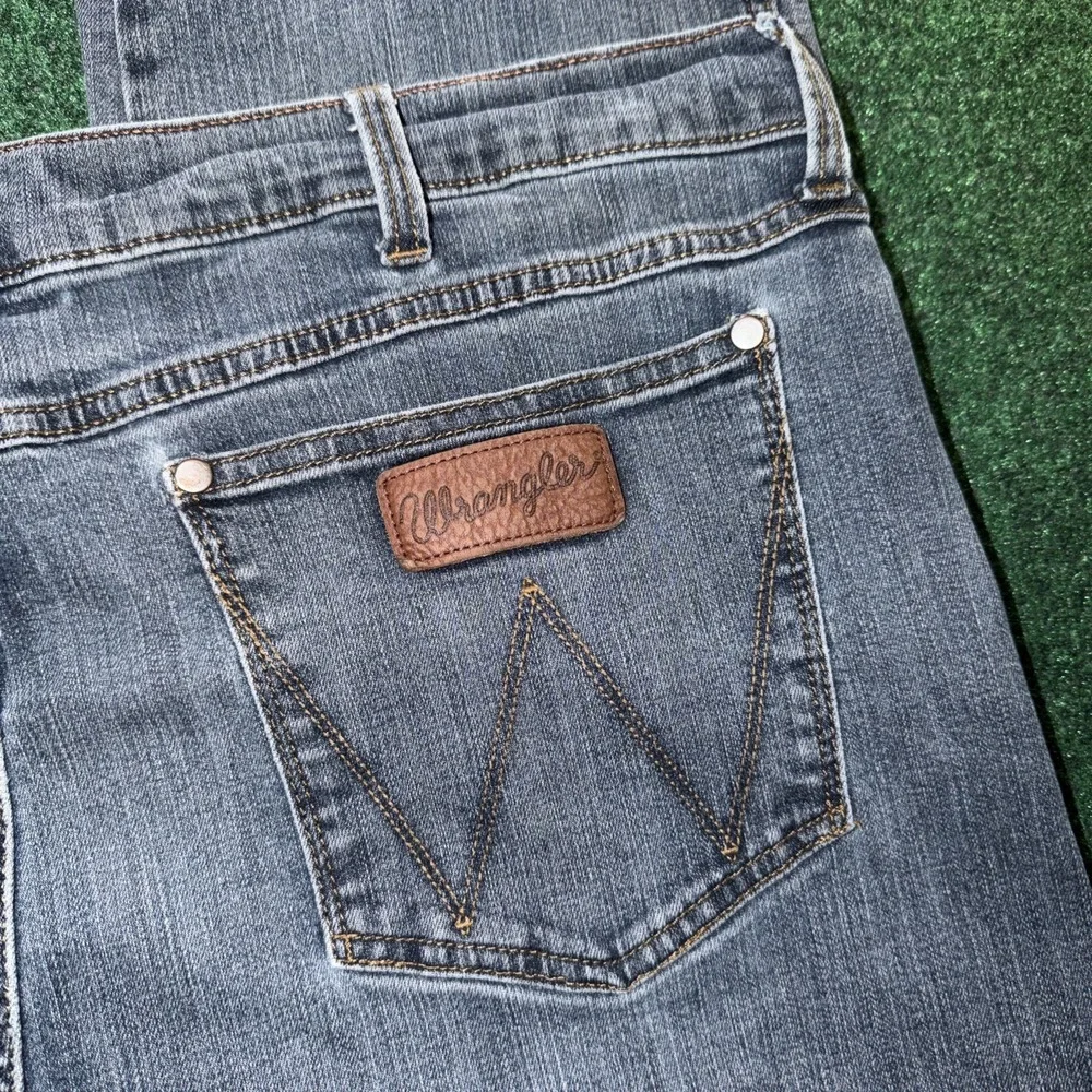 Wrangler Retro Relaxed Boot Jeans Men's 42x32 Blue Jeans